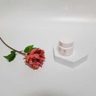 AYU25[아유트웬티파이브]다마스크로즈워터 베이스 천연 수분 촉촉 크림 — 3.5점을 준 리뷰어가 2021년 3월 올린 사용 사진