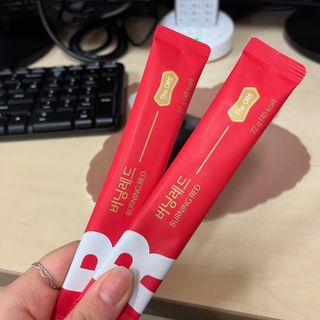 디오르 버닝레드 — 4.5점을 준 리뷰어가 2022년 3월 올린 사용 사진