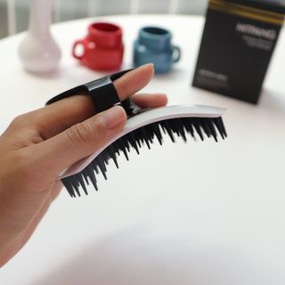온가족 시원한샴푸 깨끗한두피 샴푸브러쉬 두피스케일링 히트팡블랙에디션 — 4점을 준 리뷰어가 2021년 8월 올린 사용 사진