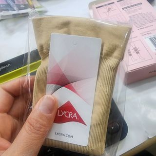 주식회사 땡스마이파트너 [구매평] 땡스마이레그 의료용 종아리압박밴드 다리붓기 혈액순환 압박스타킹 — 5점을 준 리뷰어가 2025년 5월 올린 사용 사진