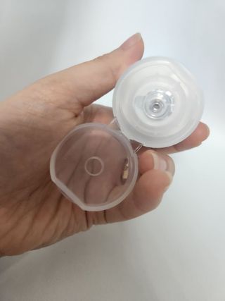나우 [리브엠]피부 속부터 겹겹이, 촘촘하게! 워터핏8중 수분착붙 크림 — 5점을 준 리뷰어가 2025년 2월 올린 사용 사진