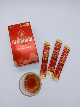 힘내라김홍삼 하루홍삼정스틱 10g x 10포 — 3점을 준 리뷰어가 2021년 3월 올린 사용 사진