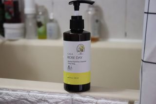 라라로즈데이 시즌2 여성청결제 200ml 아로마 페미민 클렌저, 독일더마인증 — 5점을 준 리뷰어가 2021년 8월 올린 사용 사진