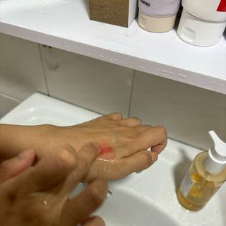 스킨1004 [SKIN1004] 마다가스카르 센텔라 라이트 클렌징 오일 200ml — 5점을 준 리뷰어가 2024년 8월 올린 사용 사진