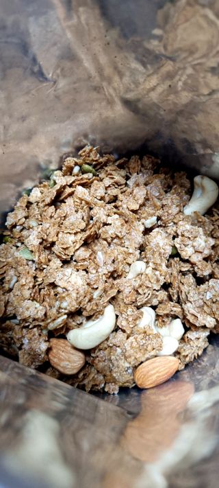 밸런스 다이어트랩 밸다랩 이씨리얼 수제 발아통밀 그래놀라 450g — 4.5점을 준 리뷰어가 2023년 4월 올린 사용 사진