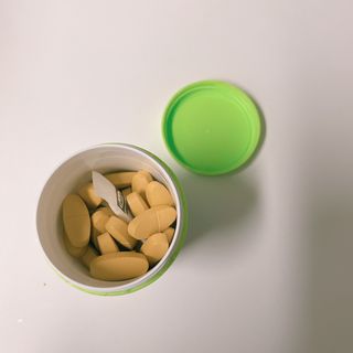 Swisse 스위스 고함량 밀크씨슬 35,000mg 60정 — 5점을 준 리뷰어가 2021년 11월 올린 사용 사진