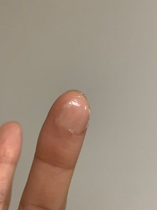 틱톡 [후르디아] 튼입술해결템 올리브영 블루베리 하이드레이팅 허니 립밤 — 5점을 준 리뷰어가 2024년 4월 올린 사용 사진