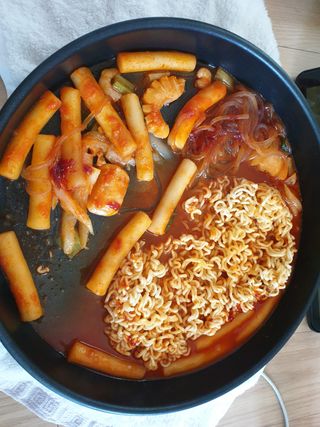 한성기업 무볼레 닭떡볶이+해물떡볶이 2종 세트 — 5점을 준 리뷰어가 2021년 10월 올린 사용 사진