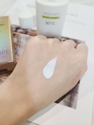 아이레시피 모이스트터치 스포츠 선밀크 50ml (SPF50+ PA+++) — 4점을 준 리뷰어가 2023년 4월 올린 사용 사진