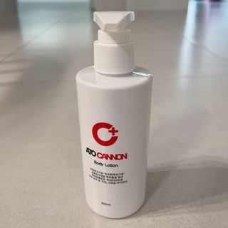 아토캐논(ATO CANNON) 아토캐논 고보습 바디로션 200ml — 5점을 준 리뷰어가 2022년 12월 올린 사용 사진
