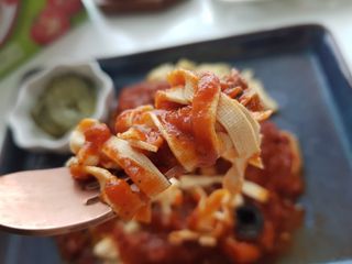 [풀무원] 식물성 저당질식 세트, 두부면 매콤라구파스타와 두부면 직화짜장 — 5점을 준 리뷰어가 2021년 4월 올린 사용 사진