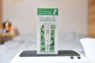 [AHC] 세이프온 에센스 선크림 올리브영 스페셜 증정 기획세트 — 5점을 준 리뷰어가 2022년 6월 올린 사용 사진