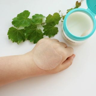 리더스코스메틱 리더스 카밍 바이오틱스 퀵 수딩 패드 — 5점을 준 리뷰어가 2022년 5월 올린 사용 사진