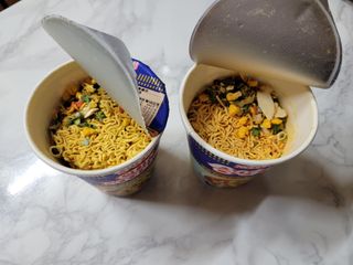 NISSIN 닛신 컵누들  4종 - 씨푸드오리지날, 씨푸드 스파이시, 씨푸드 커리, 씨푸드 XO소스 — 5점을 준 리뷰어가 2021년 11월 올린 사용 사진