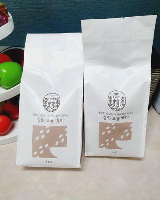 고림상점 풍부한 햇살과 바닷바람이 키우는 강화 교동 백미 1kgx2개 — 5점을 준 리뷰어가 2021년 12월 올린 사용 사진