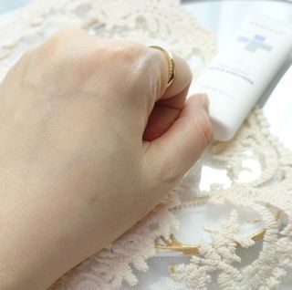 바노바기 코스메틱 바노바기 밀크씨슬 리페어 시카 선스크린 플러스 50ml — 5점을 준 리뷰어가 2023년 1월 올린 사용 사진