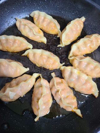 삼양냉동 [삼양] 얇은피불닭왕교자+얇은피까르보불닭왕교자 총4팩 — 5점을 준 리뷰어가 2021년 2월 올린 사용 사진