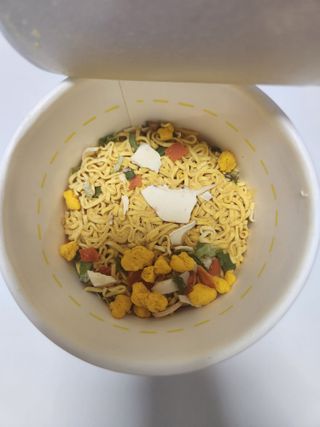NISSIN 닛신 컵누들  4종 - 씨푸드오리지날, 씨푸드 스파이시, 씨푸드 커리, 씨푸드 XO소스 — 5점을 준 리뷰어가 2022년 11월 올린 사용 사진