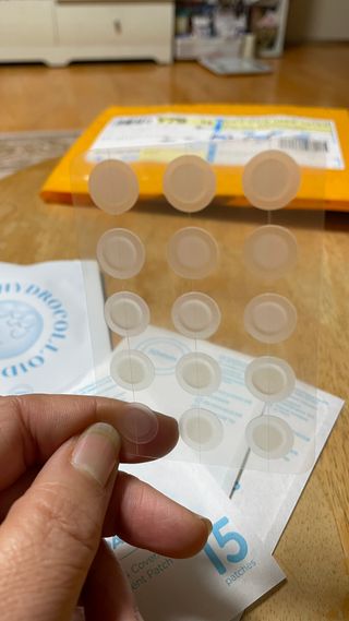 소담스퀘어 상암 디팩코퍼레이션 놀라아워 비건 하이드로콜로이드 클리어 패치 — 5점을 준 리뷰어가 2022년 12월 올린 사용 사진