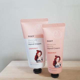 파시 FASCY 高保湿ハンドクリーム40ml+80ml セット — 4점을 준 리뷰어가 2021년 7월 올린 사용 사진