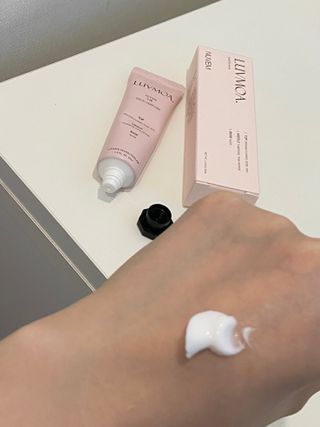 러브모아 향수 고체향수 승무원 고체향수 바르는 향수 니치향수 도손 우드세이지 앤 씨솔트 — 5점을 준 리뷰어가 2022년 10월 올린 사용 사진