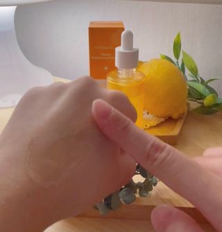 체르엠 스템앤셀 비타민 브라이트닝 에센스 30ml 1개 — 4.5점을 준 리뷰어가 2022년 1월 올린 사용 사진