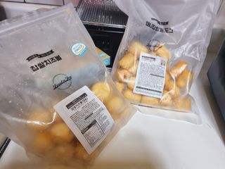 Dog&Ball 독앤볼 [Dog&Ball] 미니찹쌀볼도그 찹쌀치즈볼 — 5점을 준 리뷰어가 2021년 8월 올린 사용 사진