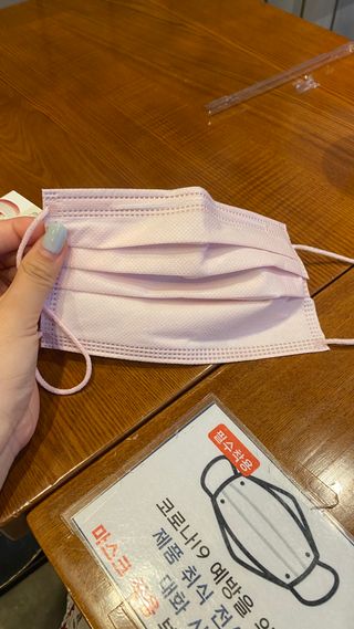 에어에이드 컬러 덴탈 마스크 — 4.5점을 준 리뷰어가 2021년 8월 올린 사용 사진