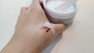 듀오코리아 [듀오] 피부맞춤형 저자극 클렌징밤 1종 랜덤발송 (모공케어,안색개선,안티에이징,블랙헤드) — 5점을 준 리뷰어가 2022년 4월 올린 사용 사진