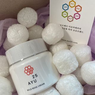 AYU25[아유트웬티파이브]다마스크로즈워터 베이스 천연 수분 촉촉 크림 — 5점을 준 리뷰어가 2021년 3월 올린 사용 사진