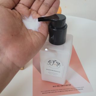 줄라이 모닝 _ JULY MORNING 줄라이모닝 하이드레이팅 퍼퓸드 바디앤핸드 에멀젼 — 5점을 준 리뷰어가 2021년 9월 올린 사용 사진