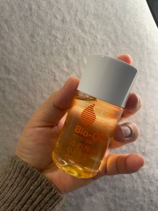 바이오오일 [바이오-오일] 스킨케어 오일 내추럴 60ml — 4.5점을 준 리뷰어가 2021년 11월 올린 사용 사진