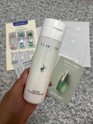 나우 [리브엠] 화해 1등 클렌징 파우더! 모공&피지 말끔순삭 — 4.5점을 준 리뷰어가 2023년 8월 올린 사용 사진