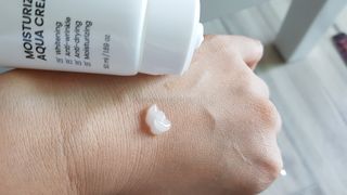 더마포레스트 모이스처라이징 아쿠아크림 / 수분크림 히알루론산 펩타이드 보습 미백 주름개선 — 5점을 준 리뷰어가 2021년 7월 올린 사용 사진