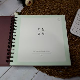 리훈 여러분의 오늘을 채워나갈 수 있도록 도와줄 오늘공부 1년용 스터디플래너 — 5점을 준 리뷰어가 2022년 3월 올린 사용 사진