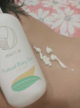mom e 맘이 내추럴 베이비 케어 샴푸앤바스+로션 — 3점을 준 리뷰어가 2021년 1월 올린 사용 사진