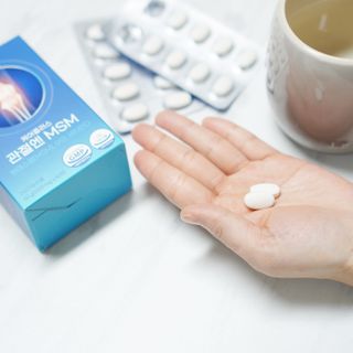 [경남제약헬스케어]케어플러스 관절엔 MSM 1000mg 60정/1개월분/관절/뼈/연골 영양/비타민D+아연/1일2정 — 5점을 준 리뷰어가 2024년 1월 올린 사용 사진