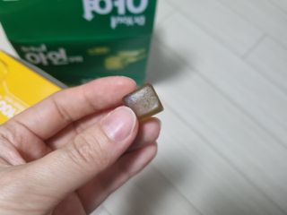닥터유구미 닥터유 콜라겐 비타민 아연 구미 — 4점을 준 리뷰어가 2021년 6월 올린 사용 사진