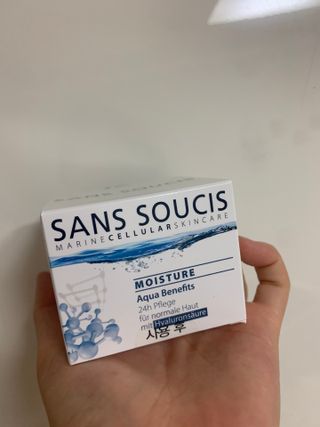 산수시 아쿠아 베네핏 24h 수부지 물광 속건조 수분크림 50ml — 4.5점을 준 리뷰어가 2021년 6월 올린 사용 사진