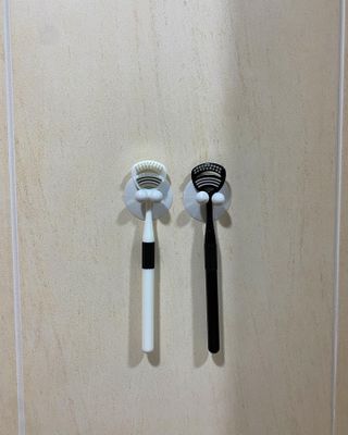 크리오 클리어스 혀백태제거 구취관리 혀클리너 — 4.5점을 준 리뷰어가 2021년 3월 올린 사용 사진