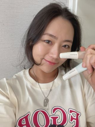 [후르디아] 올리브영 착한보습 비건 립버터 2종 — 4점을 준 리뷰어가 2023년 2월 올린 사용 사진
