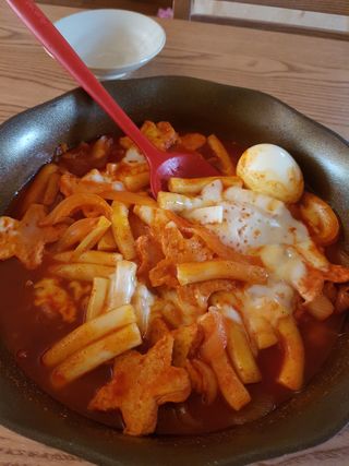 빨간키트 떡볶이 밀키트 2~3인분 매운맛 국물 떡볶이 만들기 쉬운 황금 레시피 분말 소스로 간편한 요리 — 5점을 준 리뷰어가 2021년 10월 올린 사용 사진