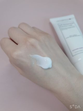 셀프 모이스처라이징 프로텍션 크림 셀프 모이스처라이징 프로텍션크림 — 4점을 준 리뷰어가 2022년 4월 올린 사용 사진