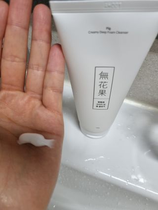 [베러오리진] 무화과 크리미 딥 폼 클렌저/피부 노폐물 & 미세먼지 99 세정 인증 민감성 피부 무자극 인증 — 5점을 준 리뷰어가 2021년 12월 올린 사용 사진
