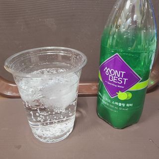 몽베스트 Montbest with Sparkling water Lime20병 — 5점을 준 리뷰어가 2022년 7월 올린 사용 사진