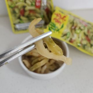 루시델리 야미하우스 홍콩 스파이시 프리미엄 짜사이 무침 500g — 2.5점을 준 리뷰어가 2024년 6월 올린 사용 사진