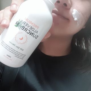 [닥터문] 프리미엄 알로에베라 선크림 500ml — 5점을 준 리뷰어가 2022년 7월 올린 사용 사진