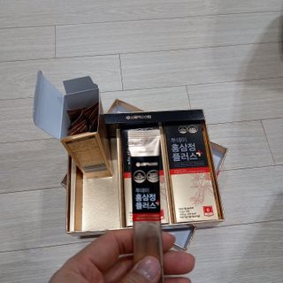서울약사신협_투데이홍삼정플러스스틱_10g x 30포 — 5점을 준 리뷰어가 2021년 2월 올린 사용 사진