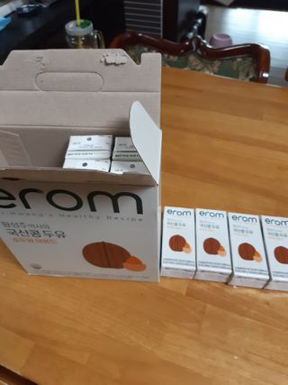 이롬 erom 황성주박사의 국산콩 두유 호두와 아몬드 — 4점을 준 리뷰어가 2020년 12월 올린 사용 사진
