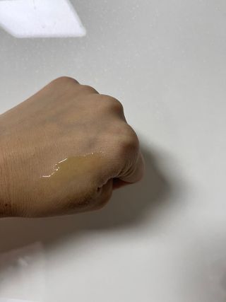 [후르디아] 올리브영 착한보습 비건 립버터 2종 — 5점을 준 리뷰어가 2022년 12월 올린 사용 사진